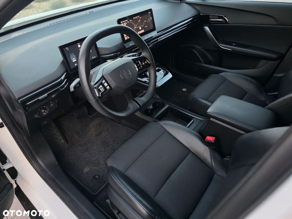 MG 4 Luxury 64 kWh - 21