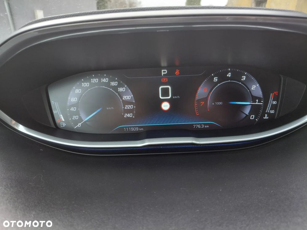 Peugeot 5008 PureTech 130 EAT6 Allure - 23