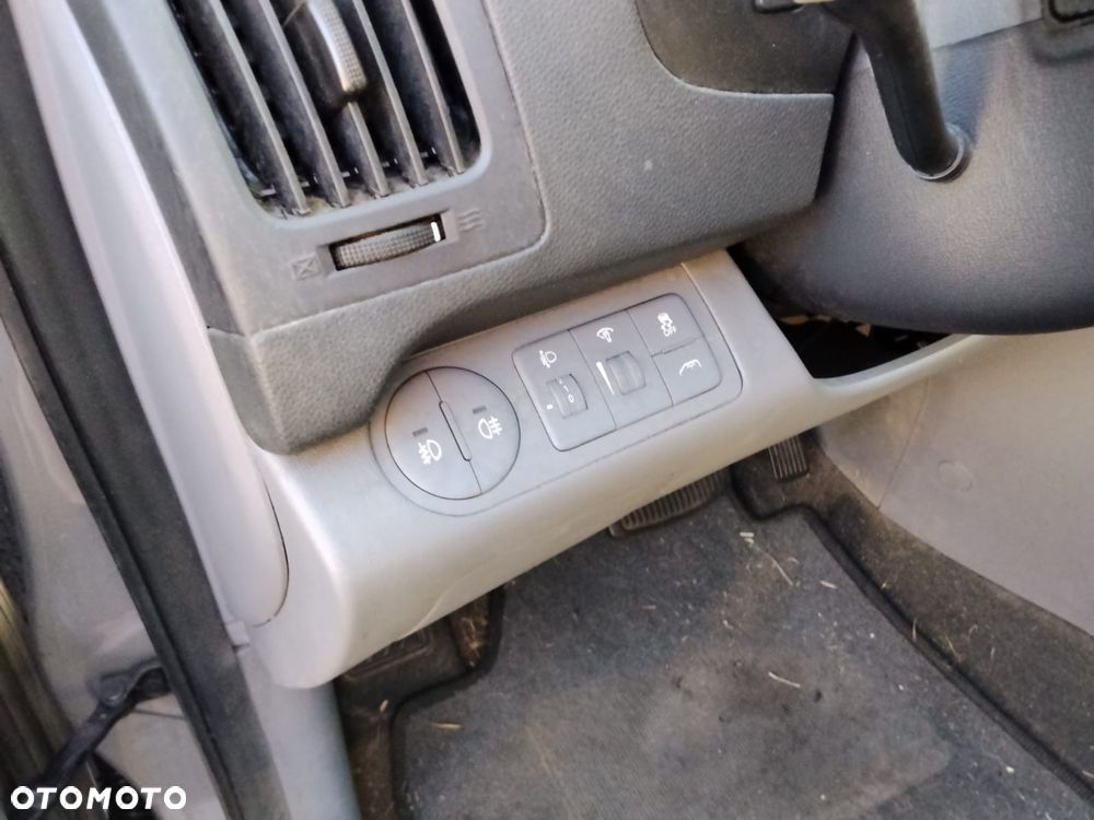 Hyundai H-1 Starex - 19