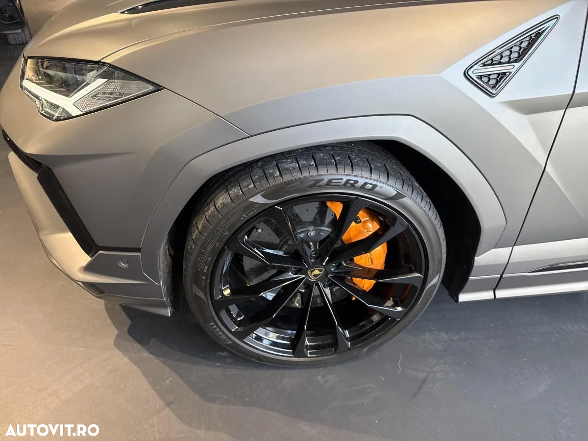 Lamborghini URUS - 25