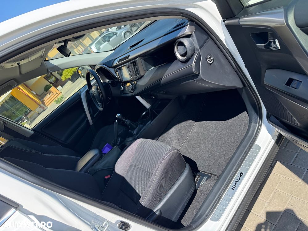 Toyota RAV4 2.0 D-4D 4x2 Start-Stop Comfort - 9