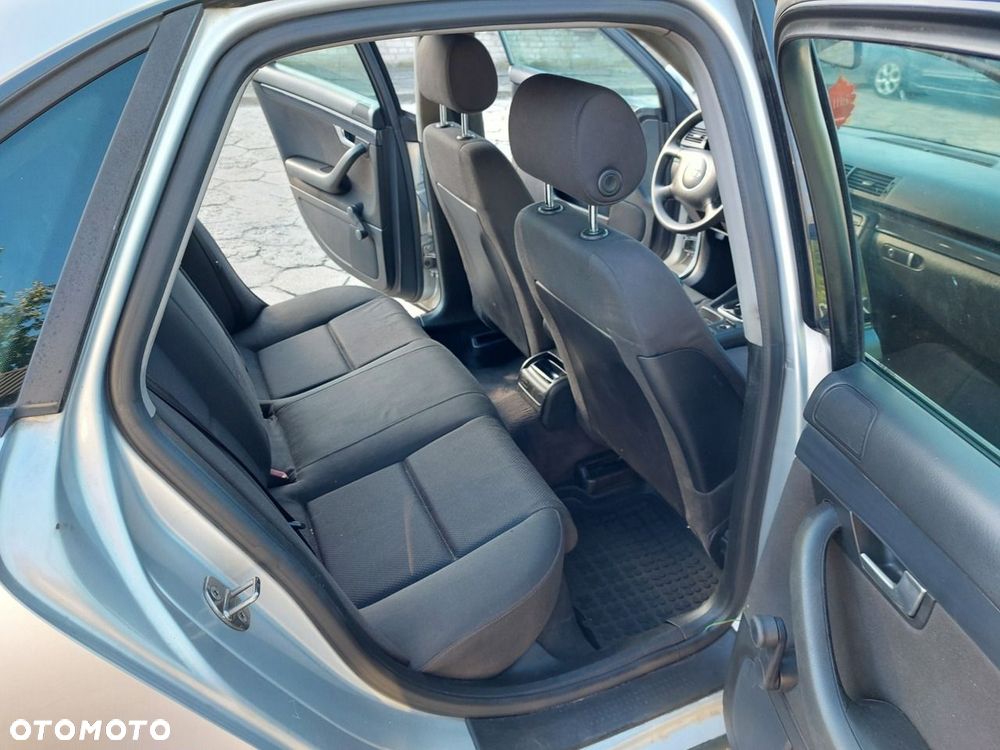 Audi A4 Limousine - 12