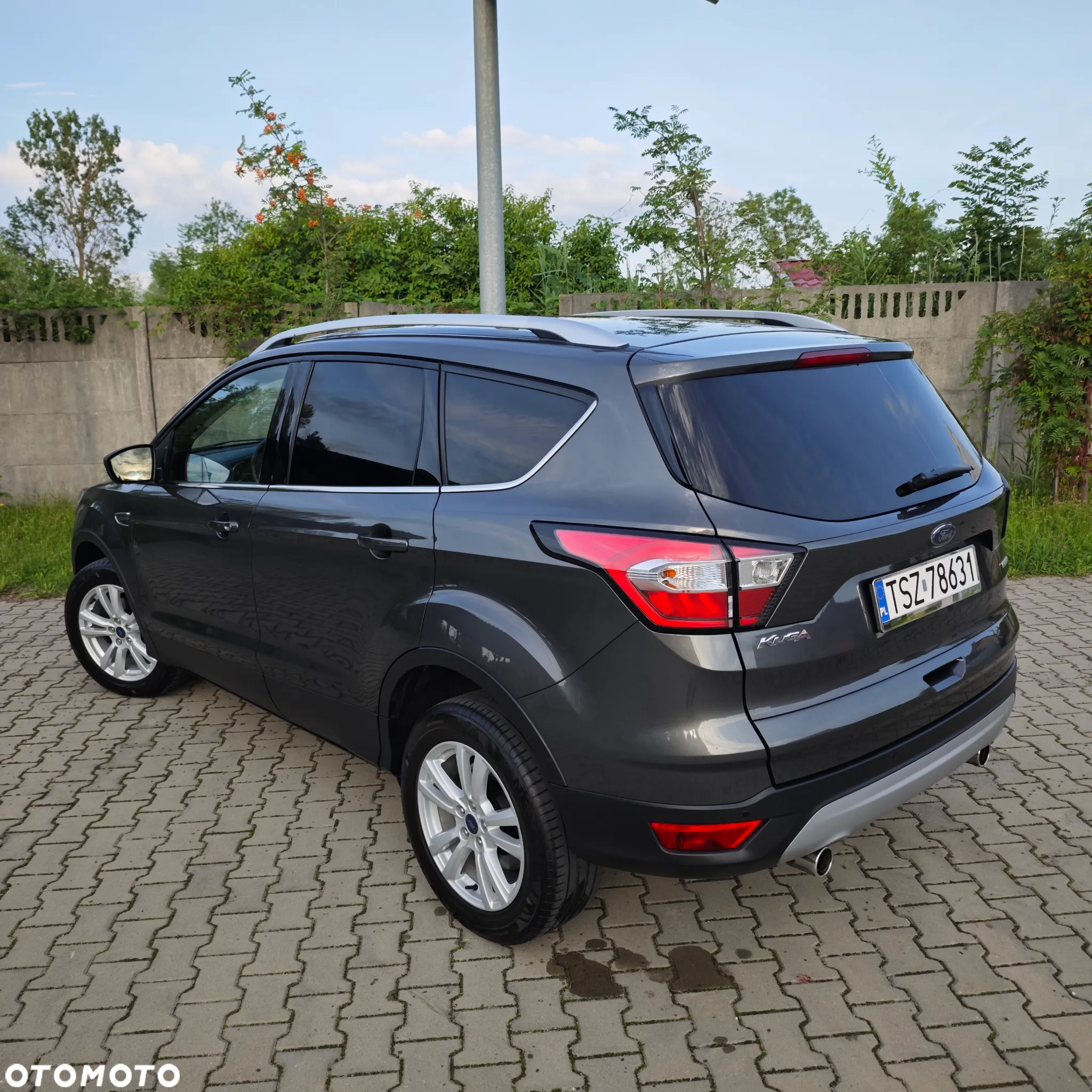 Ford Kuga 1.5 EcoBoost 2x4 Cool & Connect - 4