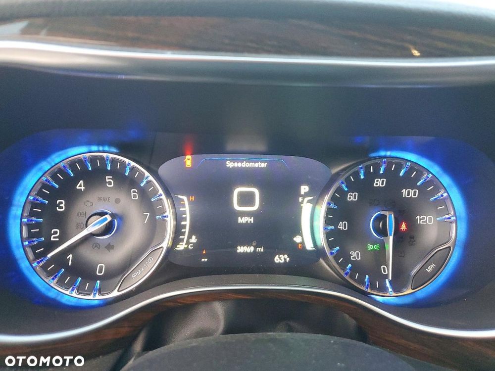 Chrysler Pacifica - 10
