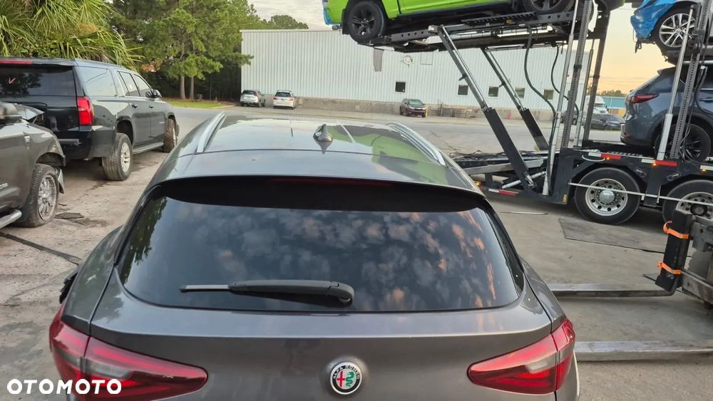 Alfa Romeo Stelvio 2.0 Turbo 16V AT8-Q4 Sprint - 22