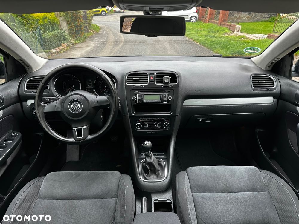 Volkswagen Golf - 6