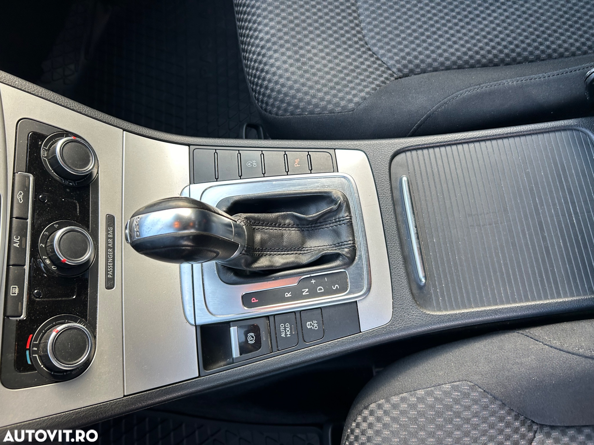 Volkswagen Passat Variant 2.0 TDI BlueMotion Technology DSG Comfortline - 9
