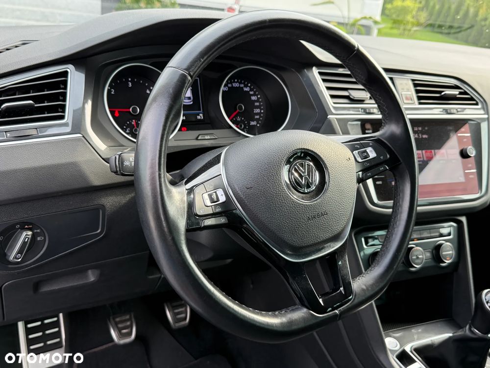 Volkswagen Tiguan 2.0 TDI SCR 4MOTION (BlueMotion Tech) Sound - 33