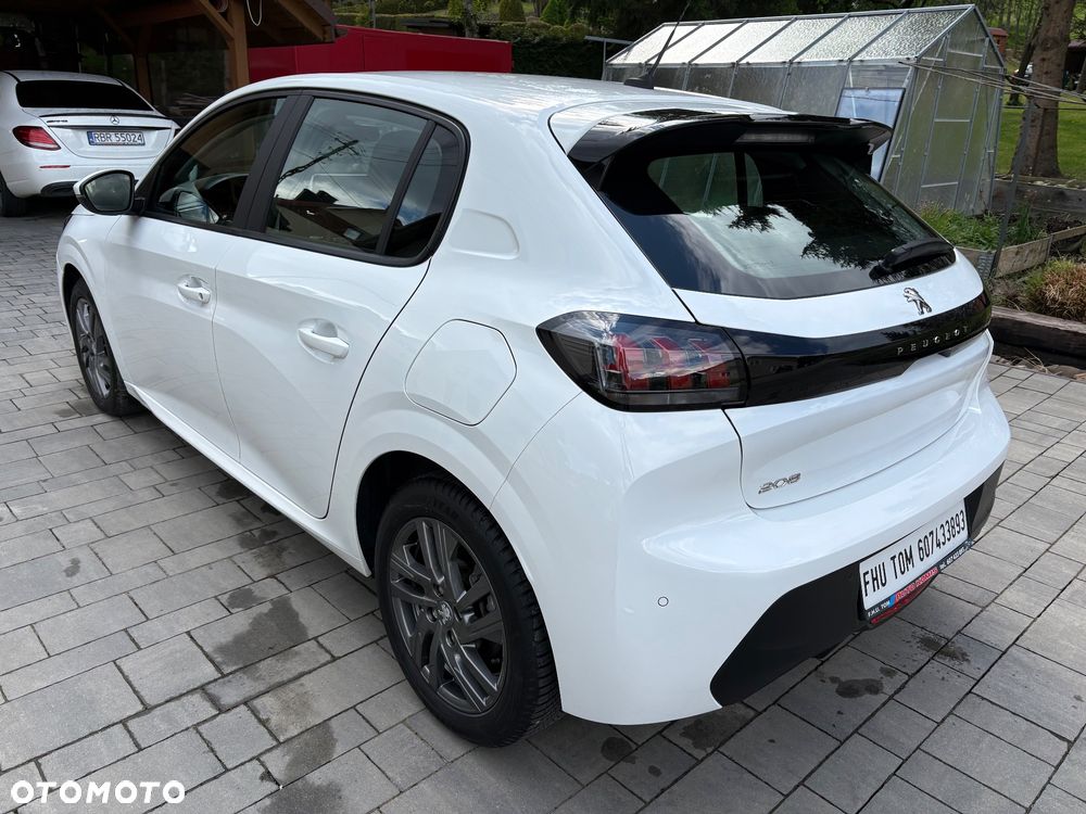 Peugeot 208 - 16