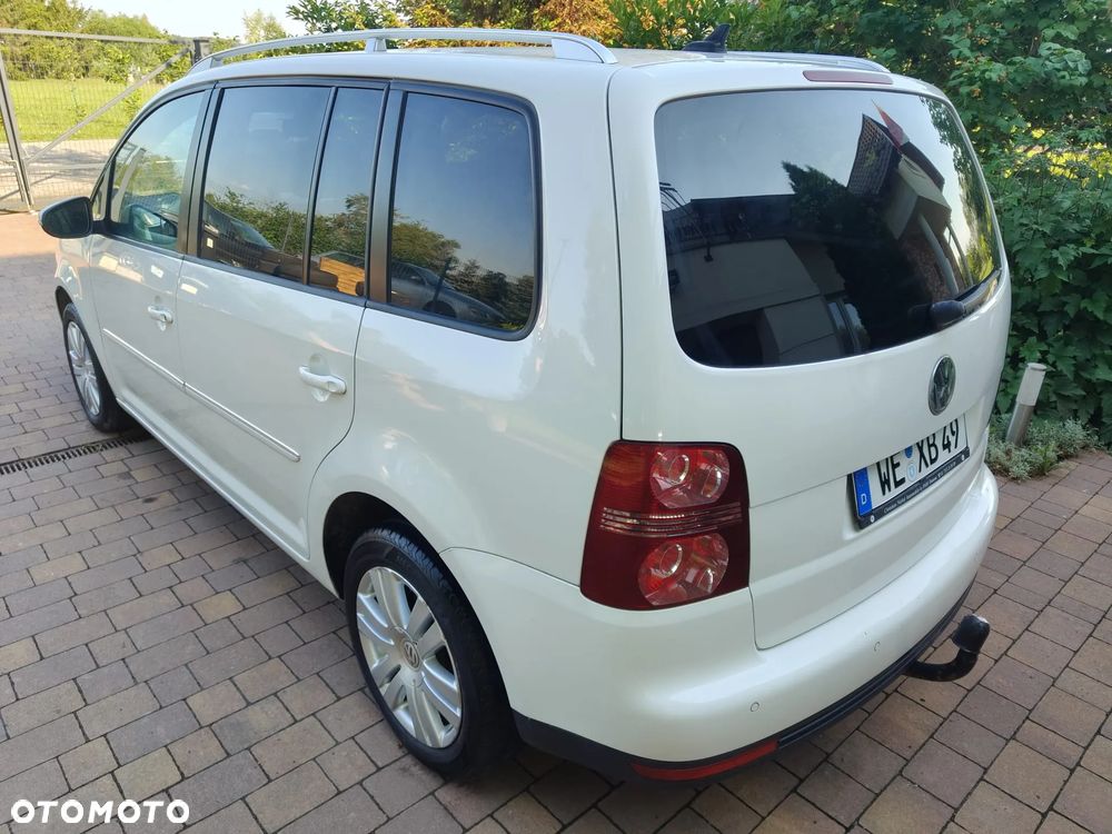 Volkswagen Touran 2.0 TDI DPF Highline DSG - 10