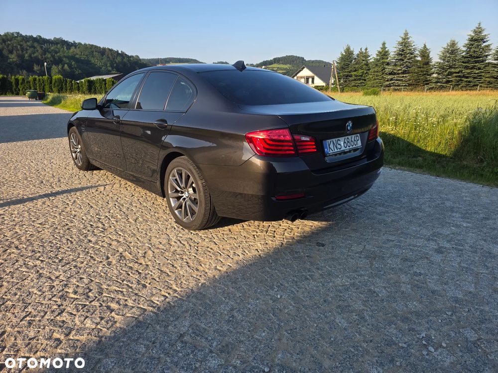 BMW Seria 5 520d xDrive - 4
