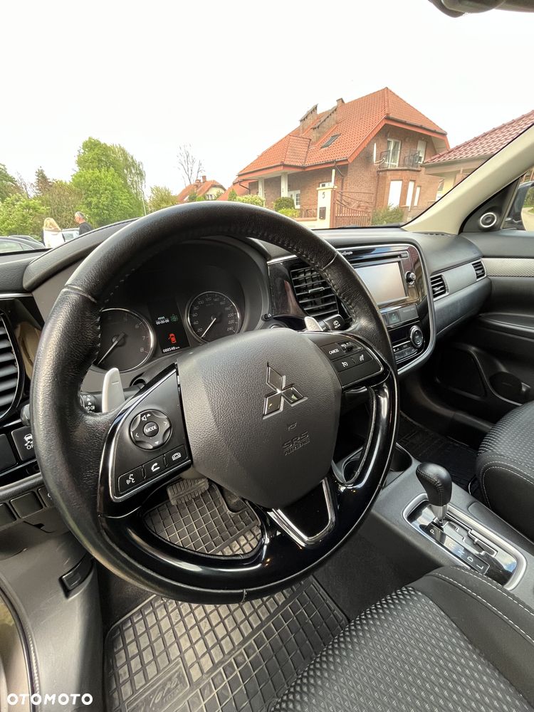 Mitsubishi Outlander 2.0 Intense + 4WD CVT - 18
