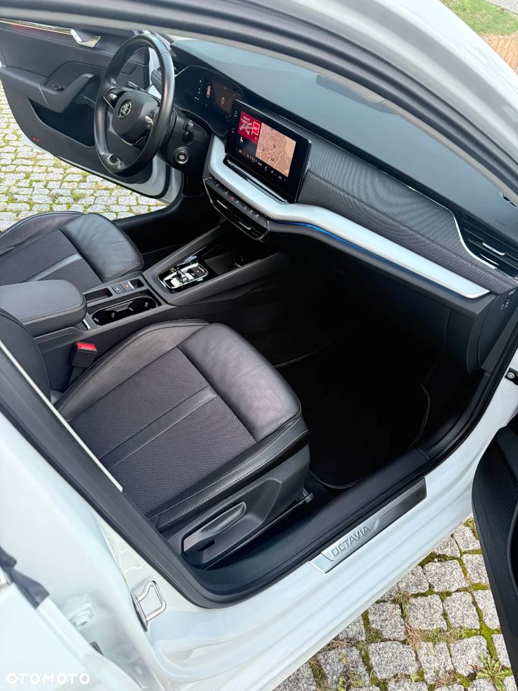 Skoda Octavia 2.0 TDI DSG Style - 17