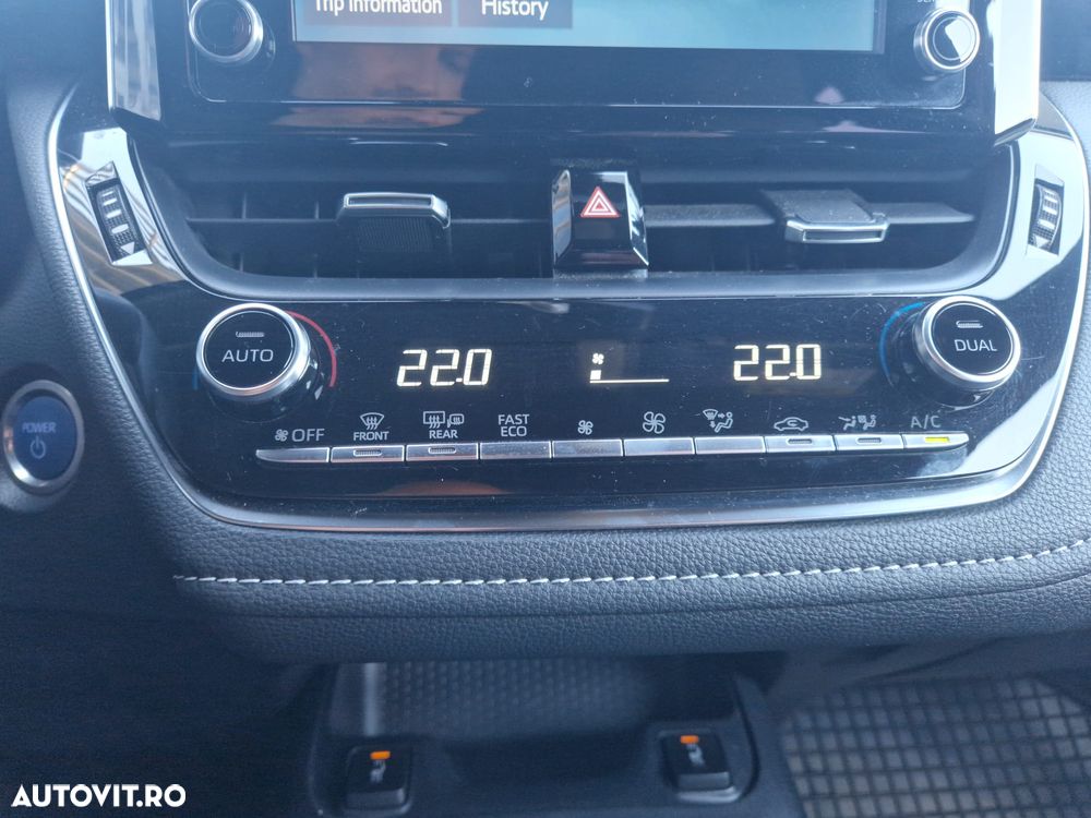 Toyota Corolla 1.8 HSD Business - 17