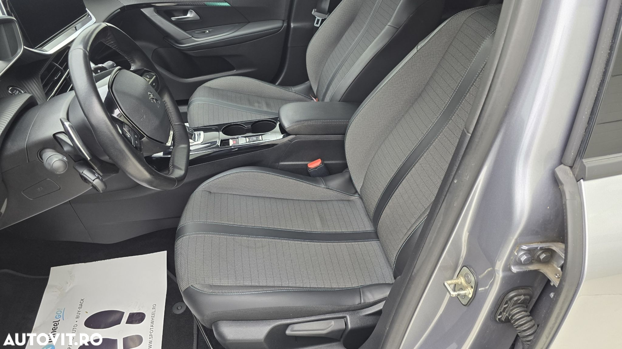 Peugeot 2008 1.5 BlueHDI STT EAT8 Allure - 12