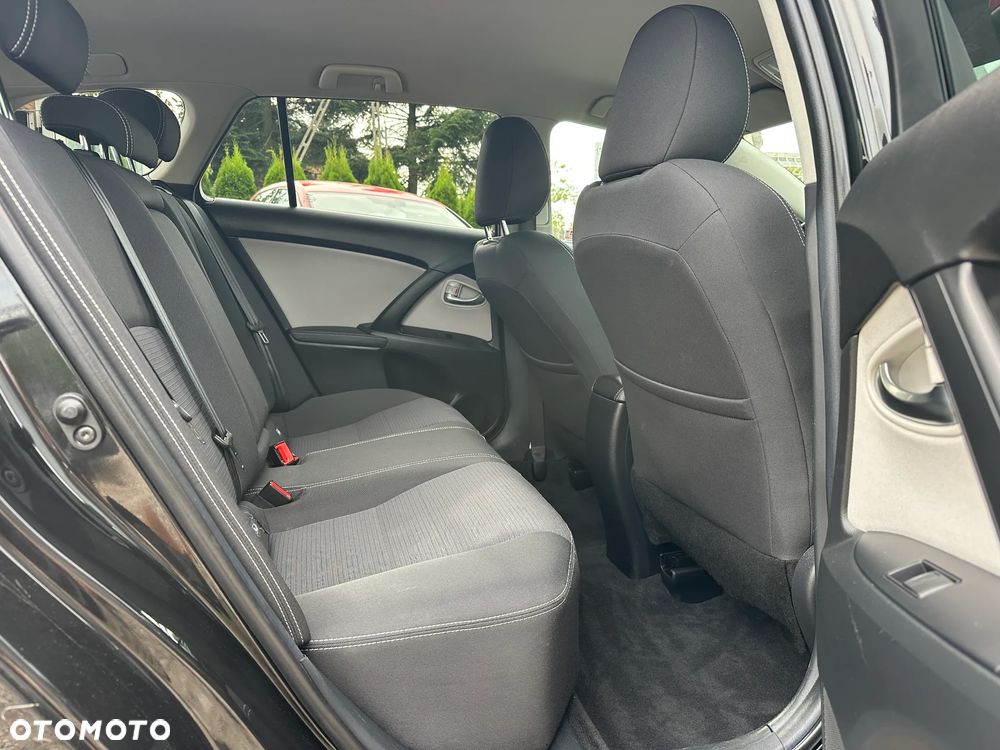 Toyota Avensis Touring Sports 1.8 Team Deutschland - 13