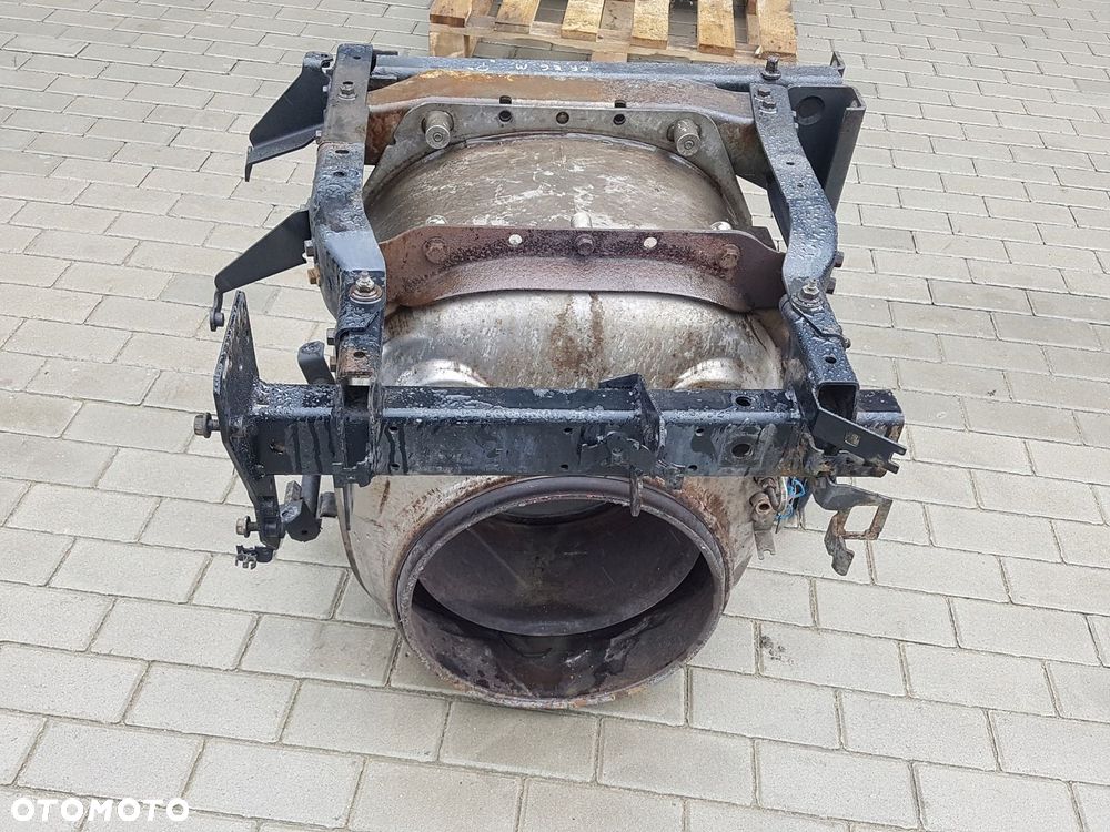 TŁUMIK KATALIZATOR OBUDOWA FILTRA WKŁADU DPF DAF XF 106 , CF EURO 6 - 2