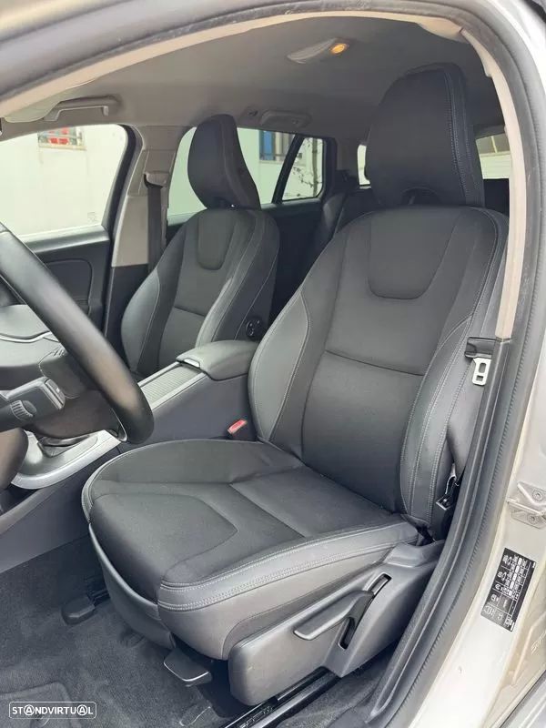 Volvo V60 1.6 D2 Momentum Eco Powershift - 12