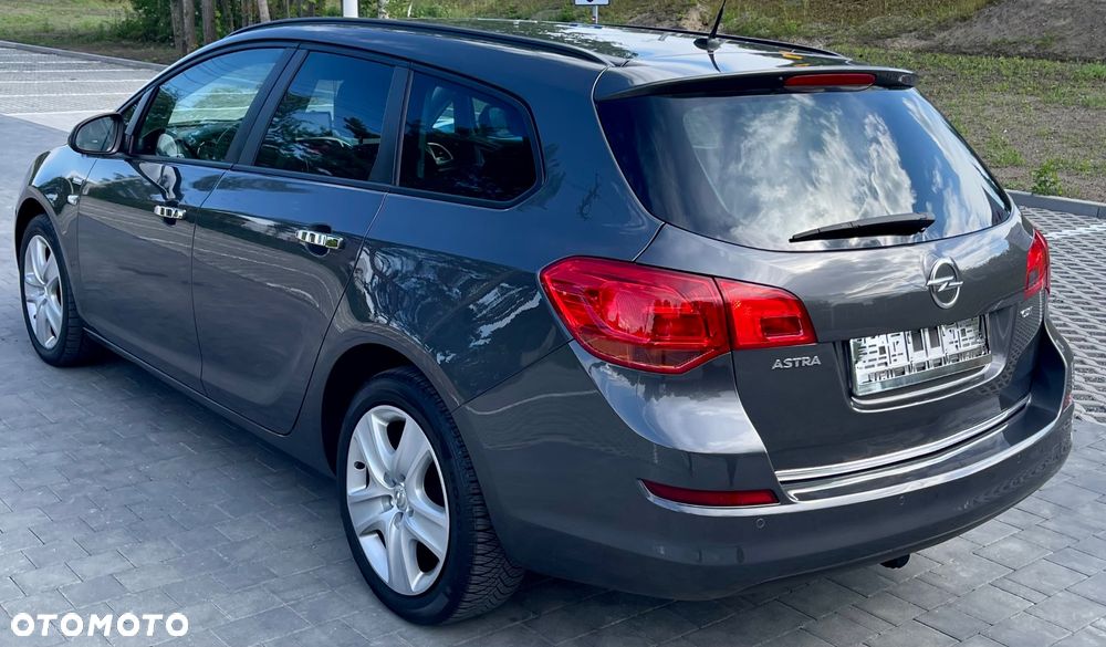 Opel Astra 1.7 CDTI DPF Cosmo - 9