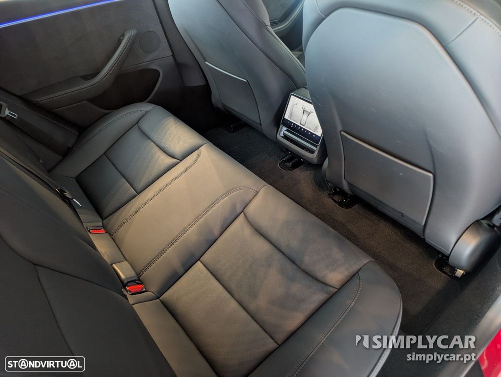 Tesla Model 3 - 9