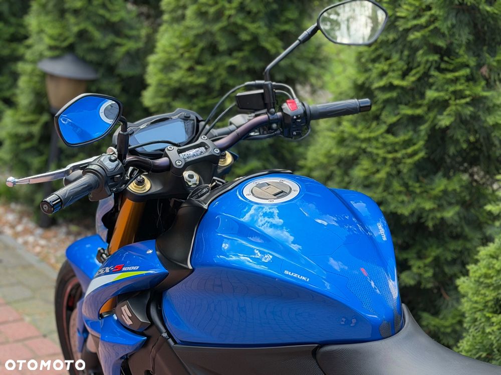 Suzuki GSX - 15