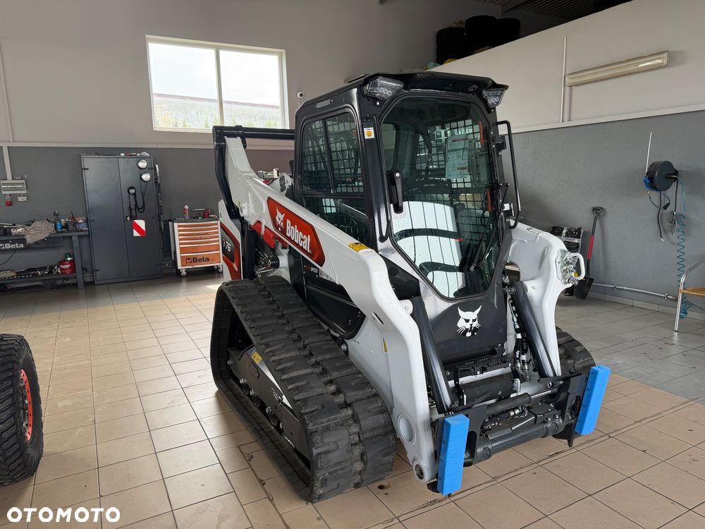 Bobcat T76 - 1