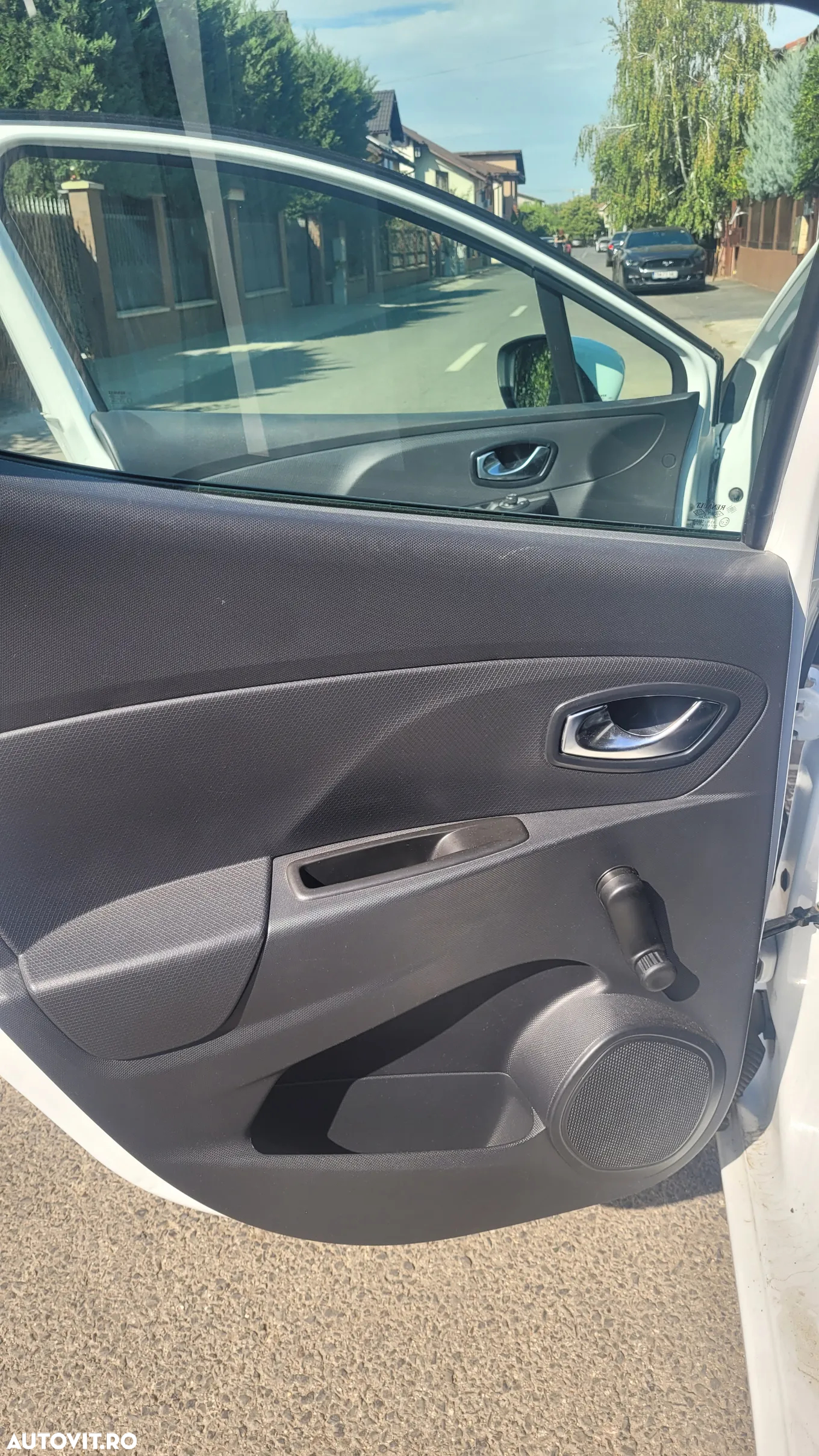 Renault Clio - 17