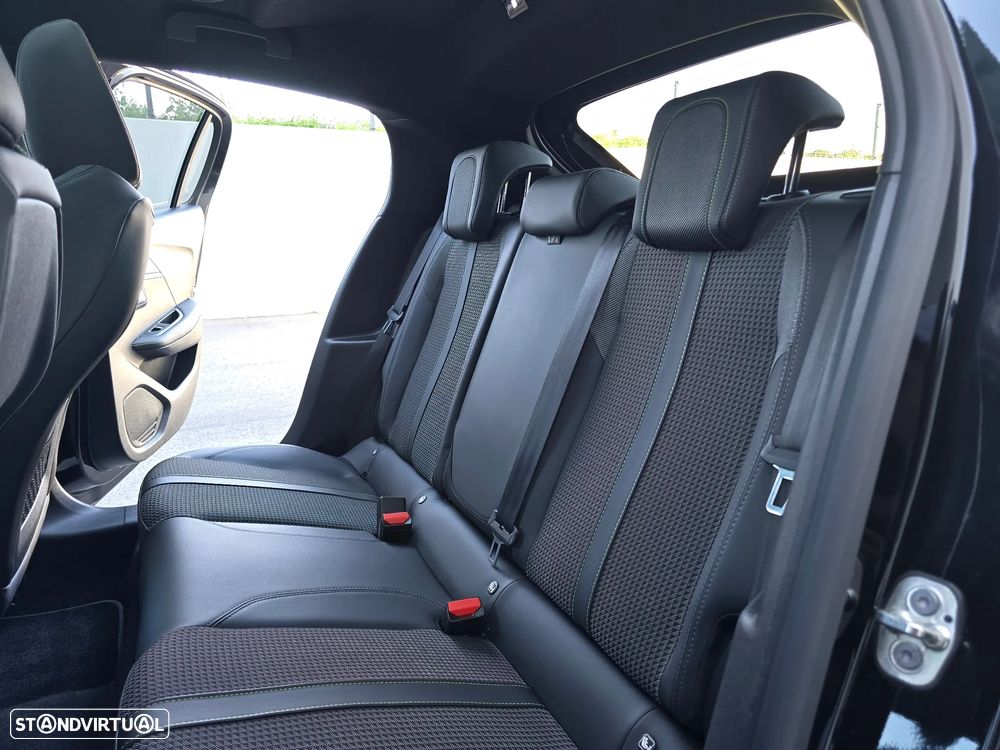 Peugeot e-208 GT - 41