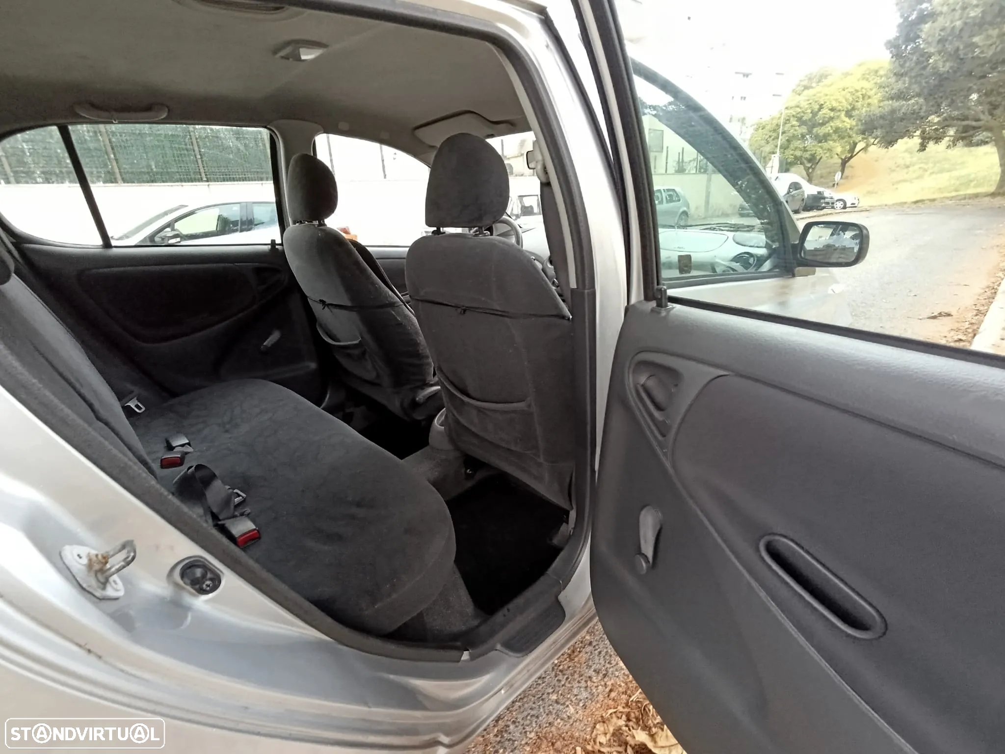 Toyota Yaris 1.0 Sol - 25