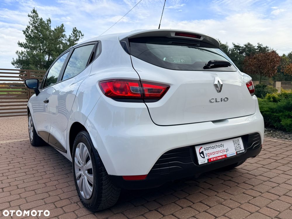 Renault Clio 1.2 16V 75 Life - 13