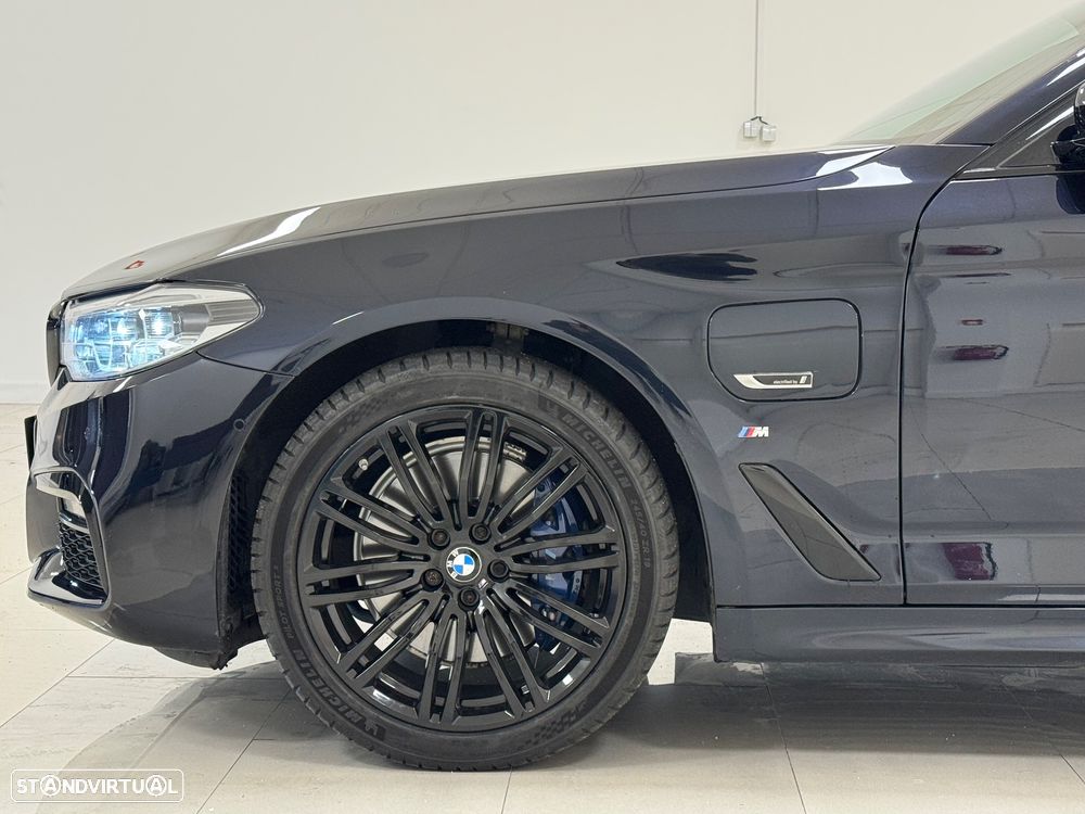 BMW 530 e Pack Desportivo M - 8