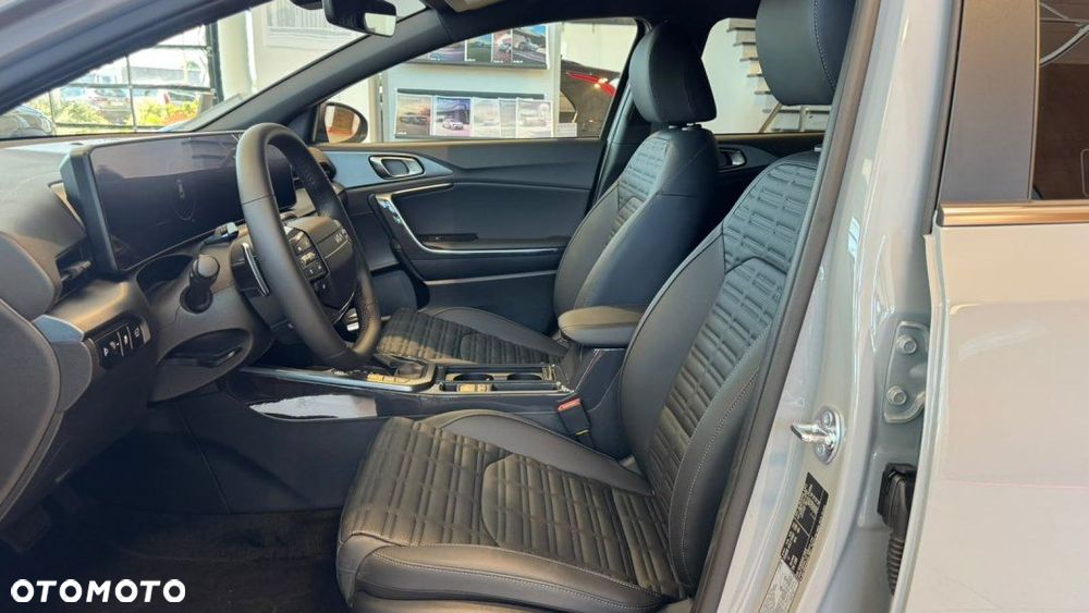 Kia XCeed - 25