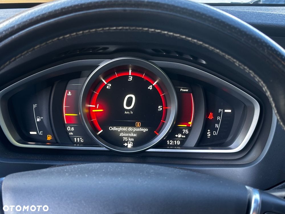 Volvo V40 D4 Geartronic RDesign - 11