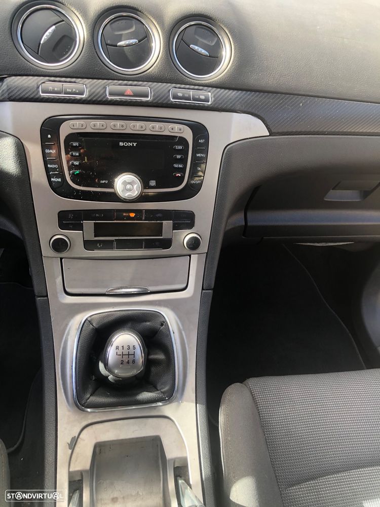 Ford S-Max 1.8 TDCi Titanium 7L - 22