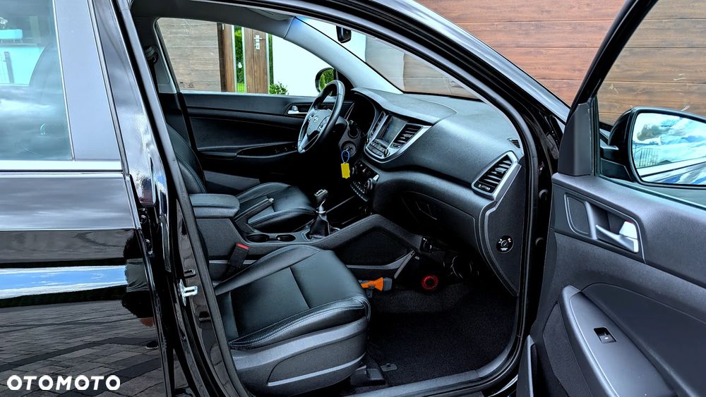 Hyundai Tucson 1.6 GDI BlueDrive GO 2WD - 11