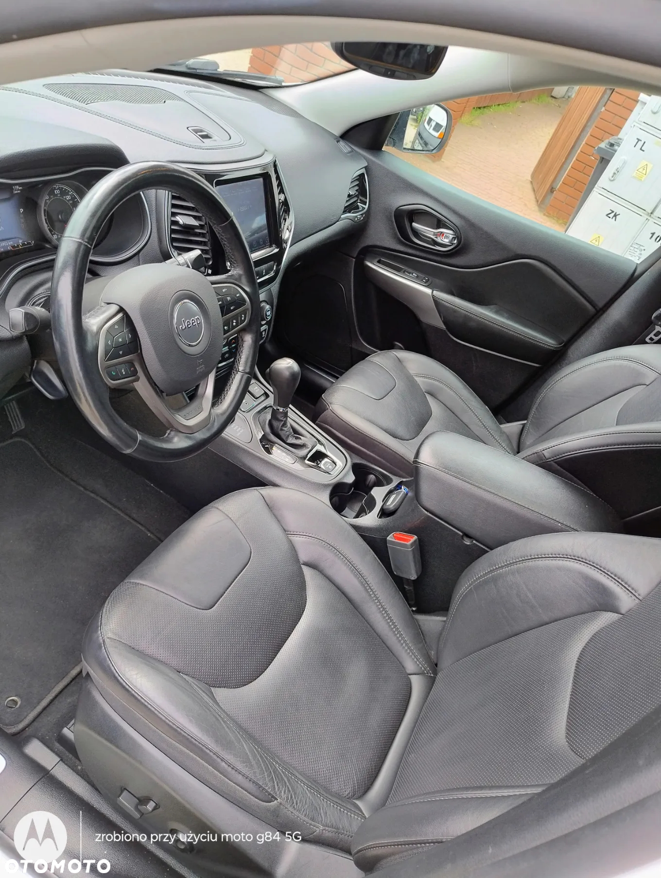 Jeep Cherokee - 13