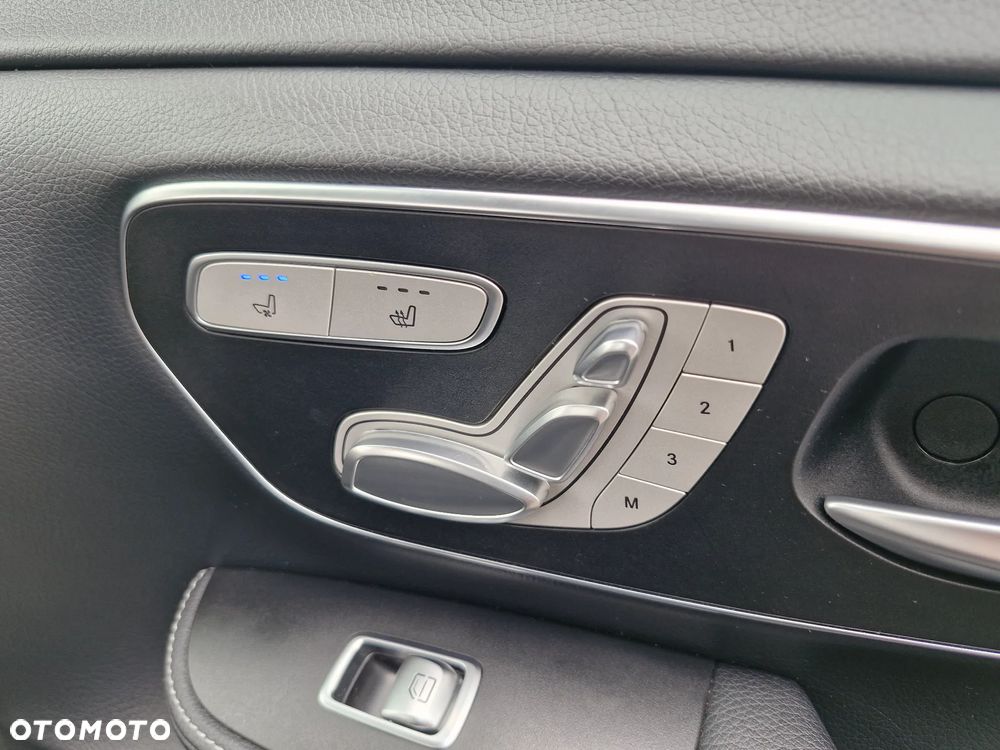 Mercedes-Benz Klasa V 300 d lang 4Matic 9G-TRONIC Avantgarde Edition - 33
