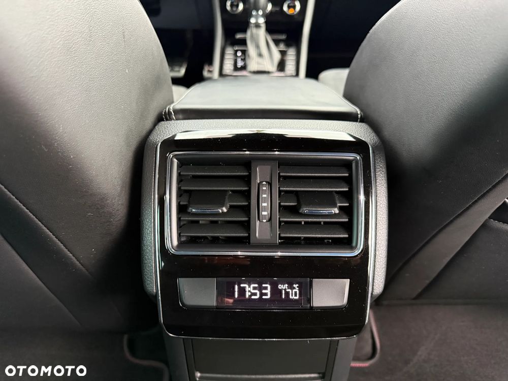 Skoda Superb 2.0 TDI DSG Sportline - 21