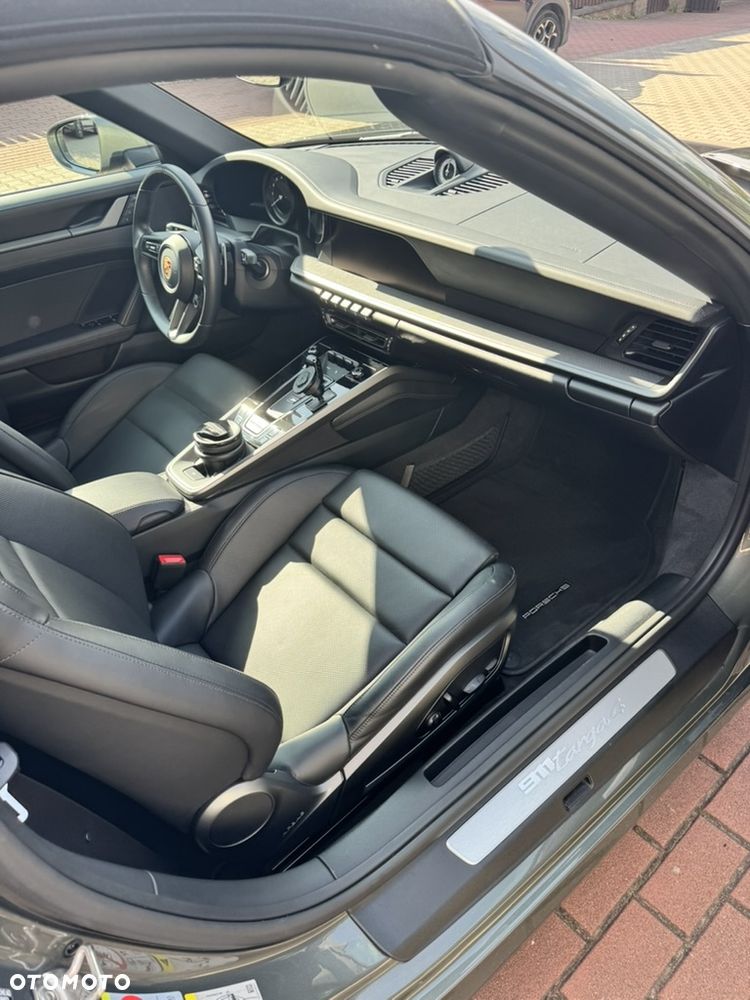 Porsche 911 Targa 4 - 16