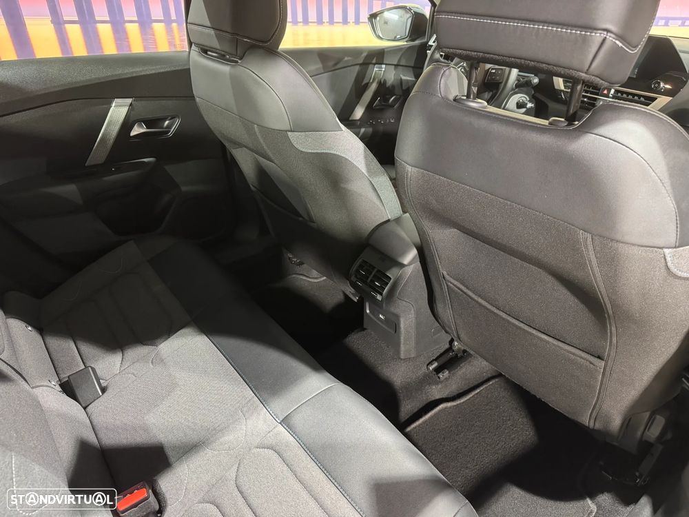 Citroën C4 X 1.2 PureTech Plus EAT8 - 19