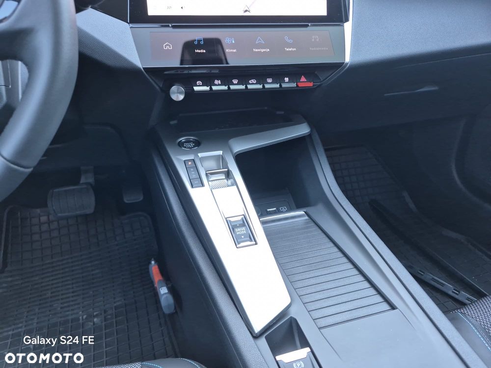 Peugeot 408 HYBRID 145 e-DSC6 Allure - 36