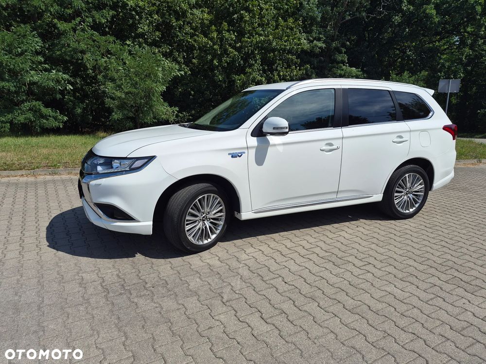 Mitsubishi Outlander - 22