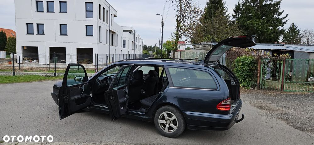 Mercedes-Benz Klasa E 220 T CDI Classic - 12