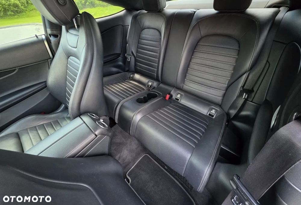 Mercedes-Benz Klasa C 300 9G-TRONIC AMG Line - 23