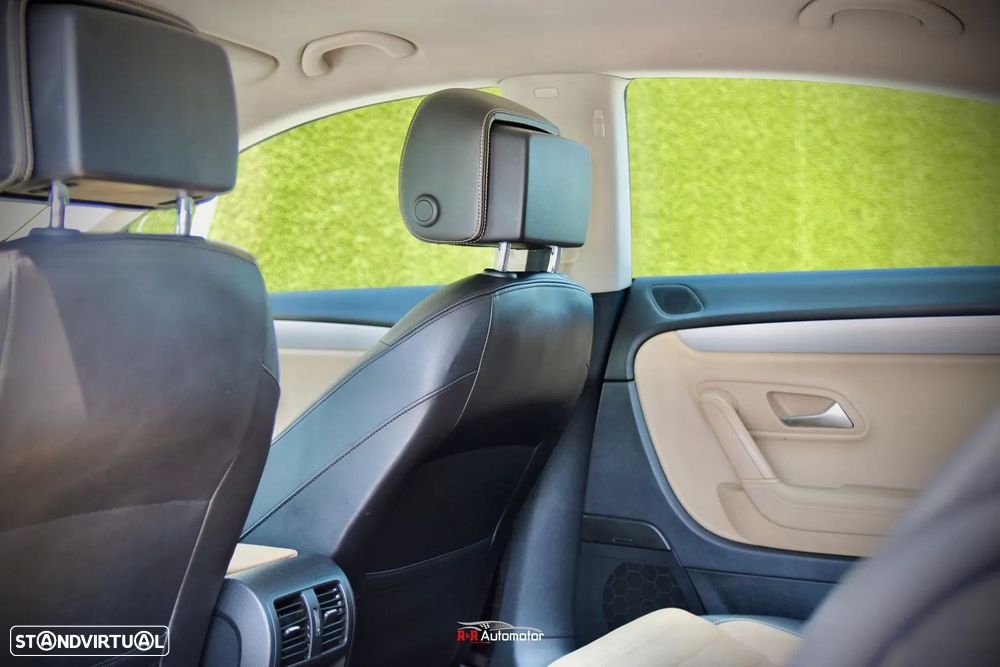 VW Passat CC 2.0 TDi BlueMotion DSG - 15