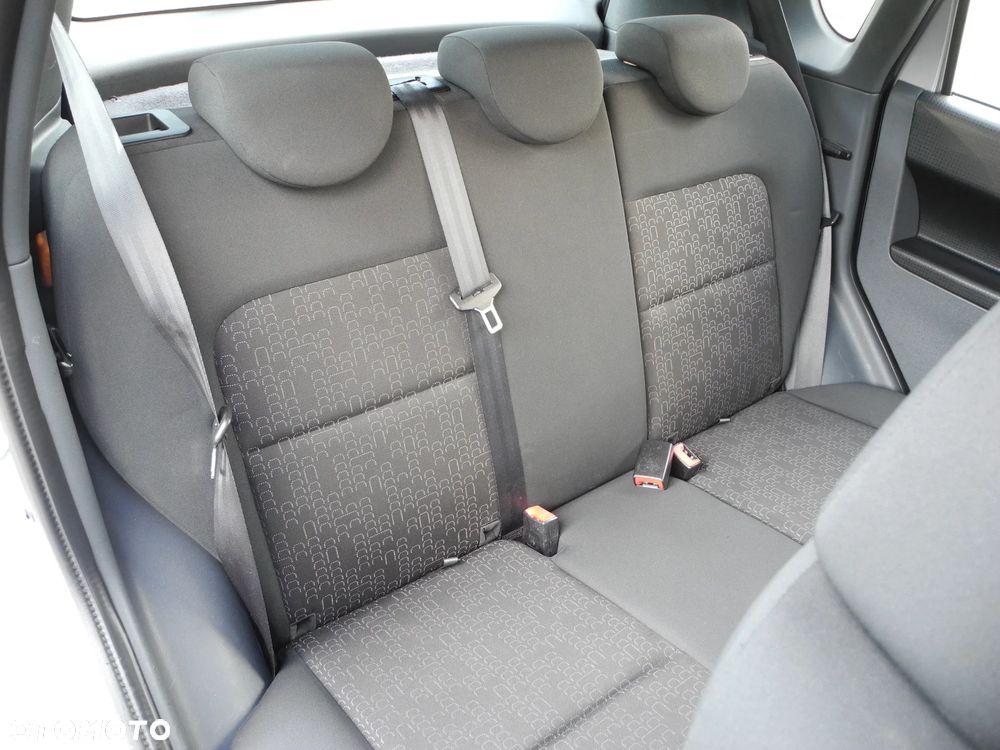 Mitsubishi Colt - 15