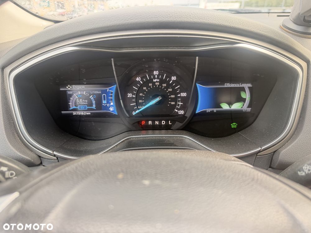 Ford Fusion - 2