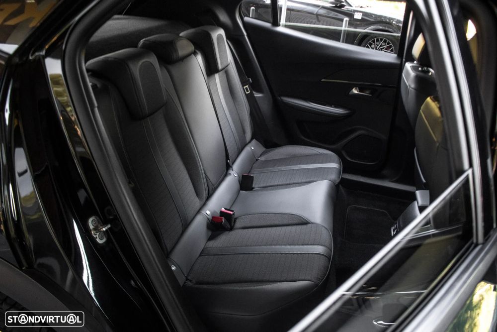 Peugeot 2008 1.5 BlueHDi Allure EAT8 - 30