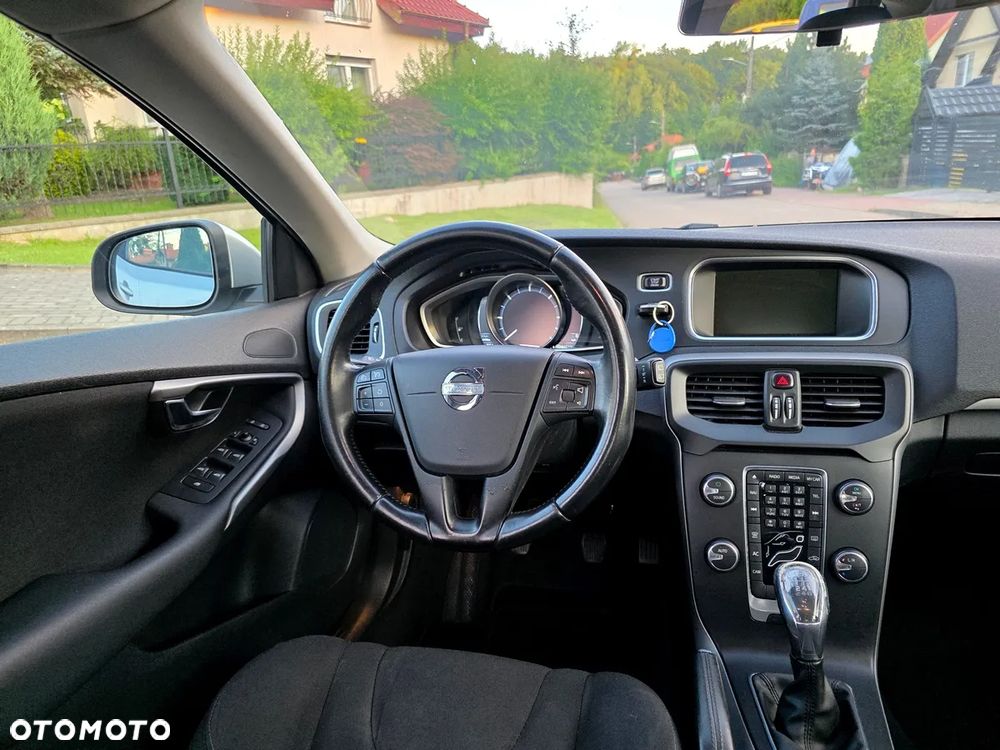 Volvo V40 D2 Momentum - 6