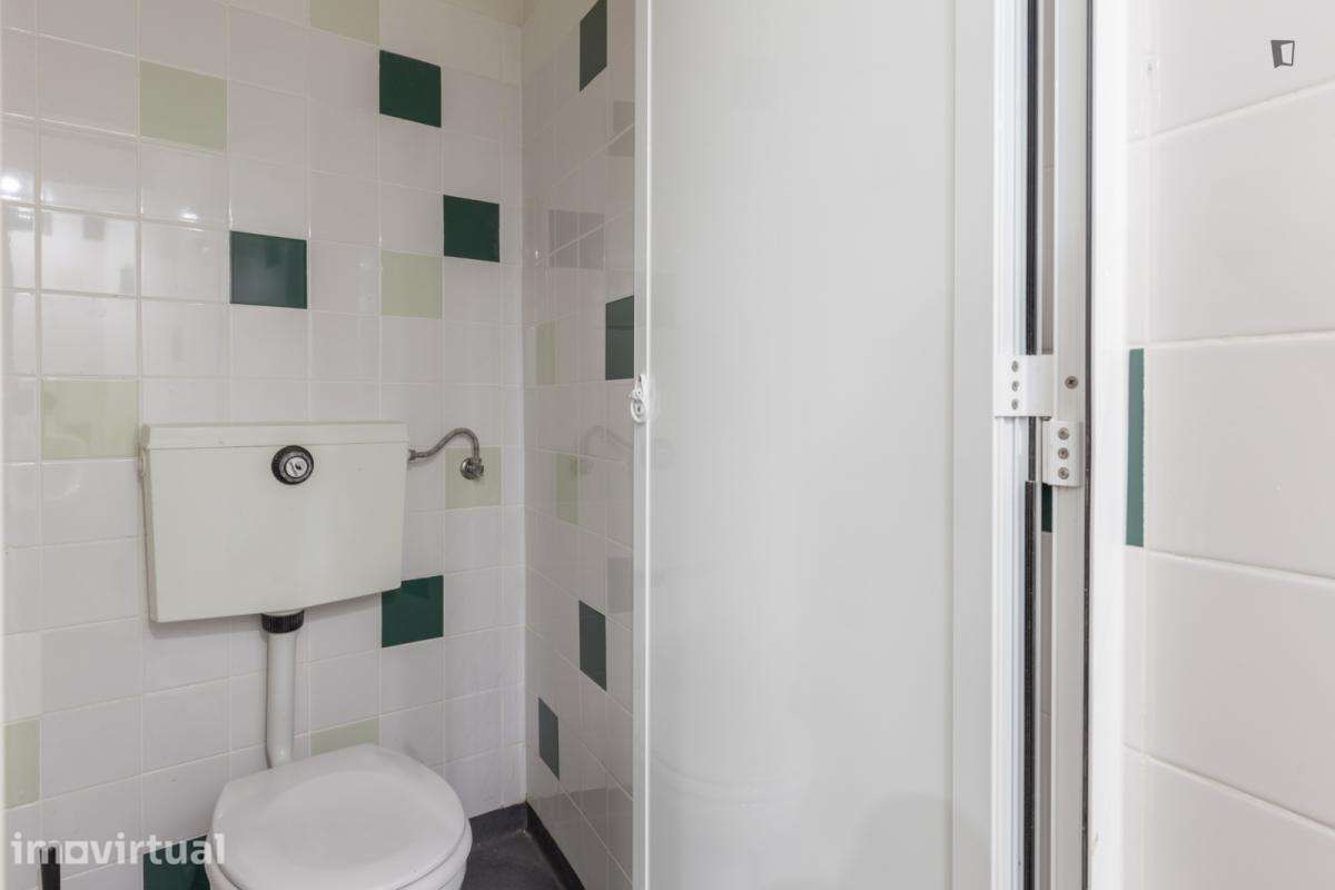 Quarto - localizado em Paranhos Porto - Grande imagem: 5/23